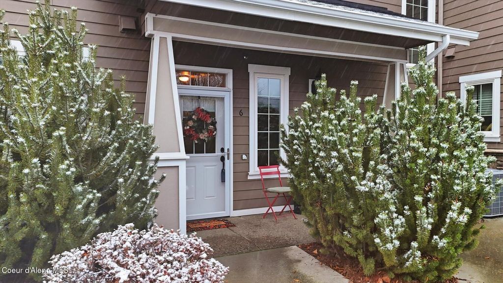 Photo of 4583 Greenchain Loop #6, Coeur dAlene, ID 83814 (MLS # 25-11366)