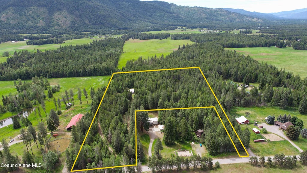 Photo of 3228 Kootenai Trail Trail, Bonners Ferry, ID 83805 (MLS # 26-5862)