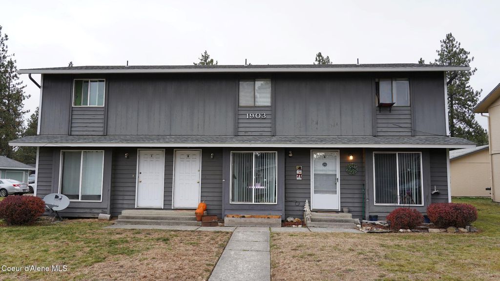 Photo of 1903 E 1st AVE, Post Falls, ID 83854 (MLS # 24-10931)