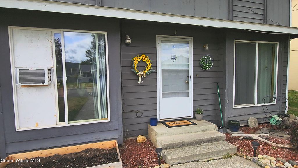 Photo of 1903 E 1st AVE, Post Falls, ID 83854 (MLS # 24-10931)