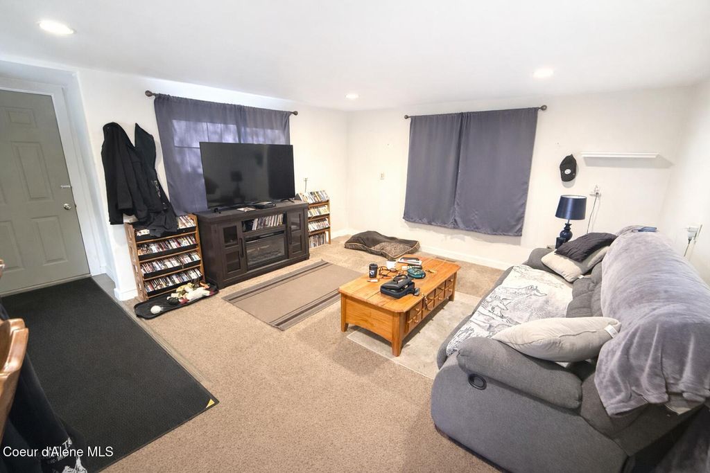 Photo of 208 6th, Pinehurst, ID 83850 (MLS # 26-946)