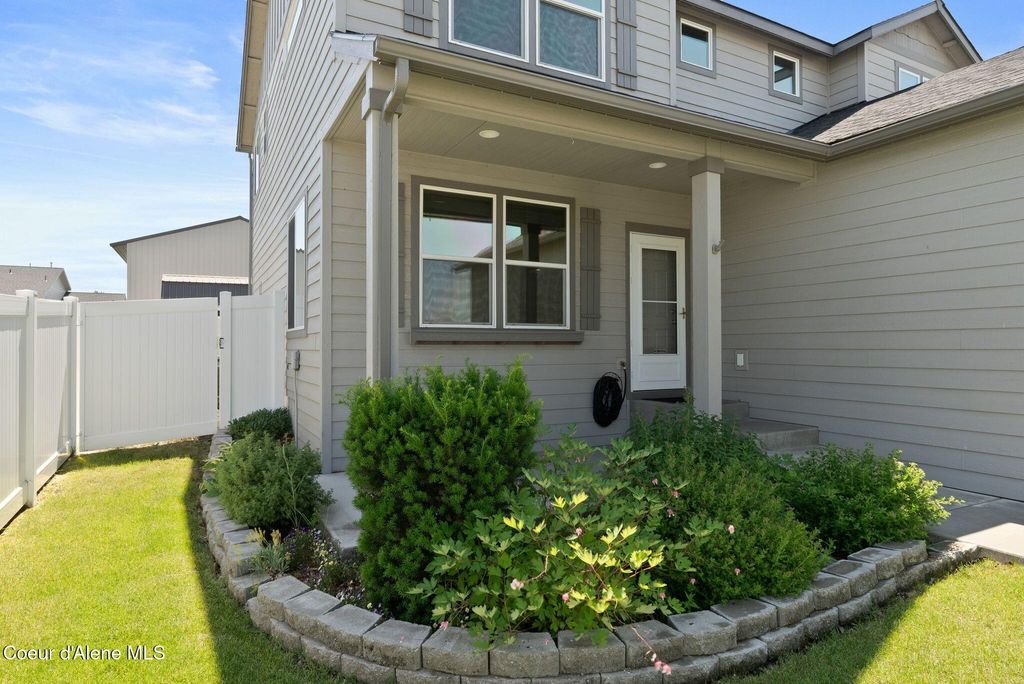 Photo of 1248 STAPLES Rd, Post Falls, ID 83854 (MLS # 25-11089)