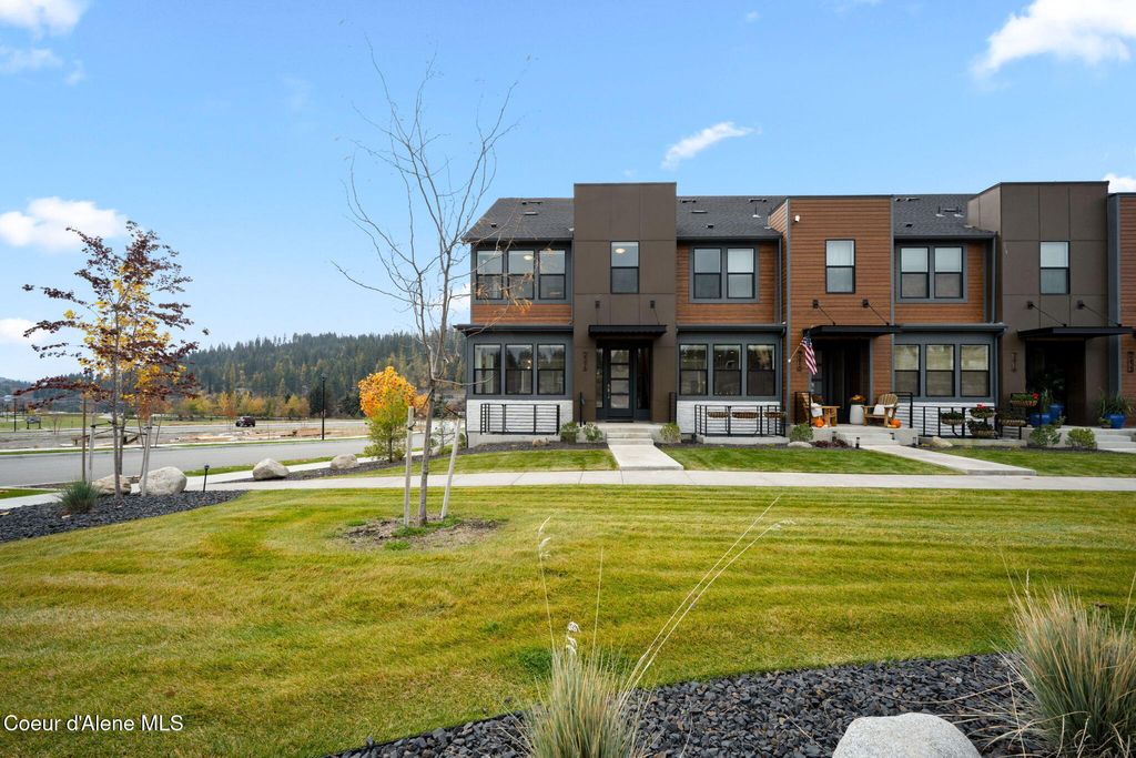 Photo of 2598 Lumber Ln, Coeur dAlene, ID 83814 (MLS # 25-10726)