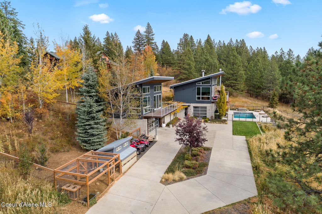Photo of 8014 FOREVER VIEW View, Coeur dAlene, ID 83814 (MLS # 25-11192)