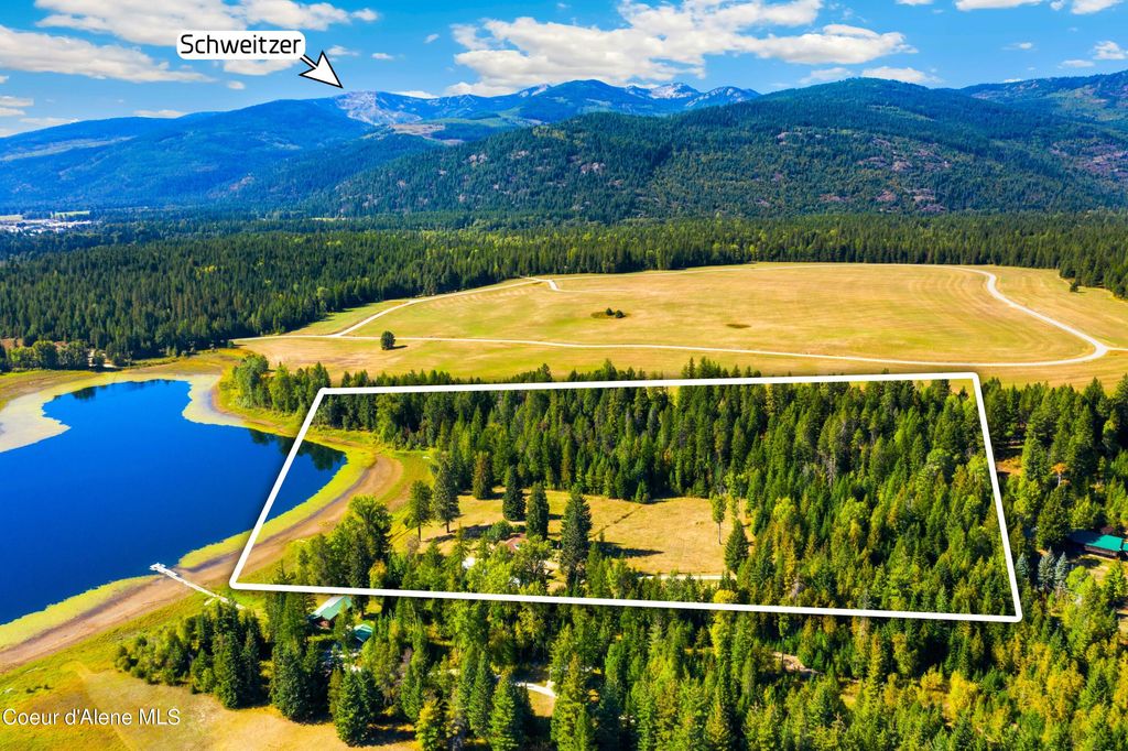 Photo of 362 Winding Way, Sandpoint, ID 83864 (MLS # 25-1769)