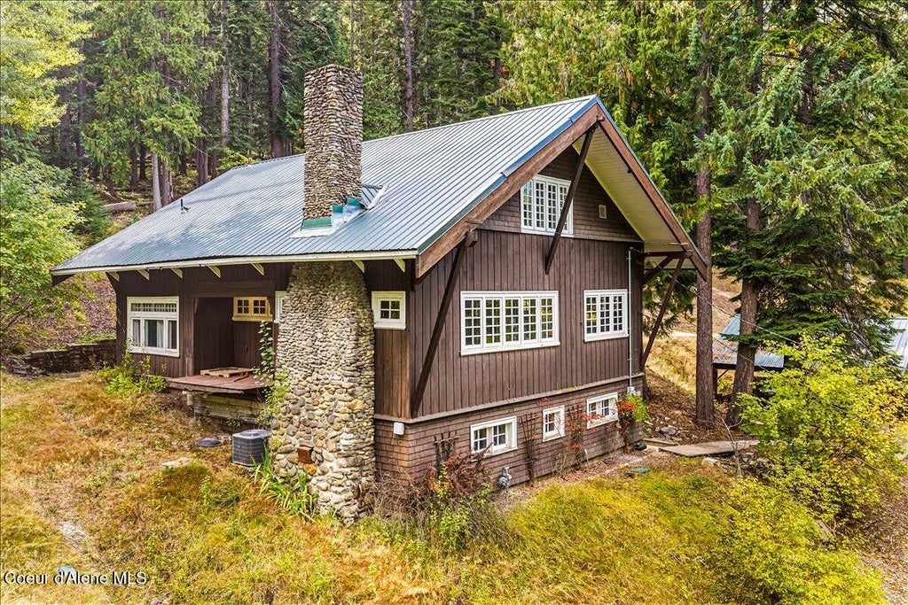 Photo of 420 Pearl ST, Wallace, ID 83873 (MLS # 26-9910)