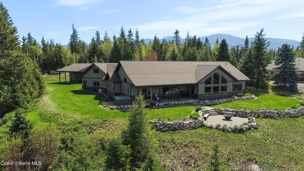 Photo of 237 Scenic Dr, Bonners Ferry, ID 83805 (MLS # 26-3910)