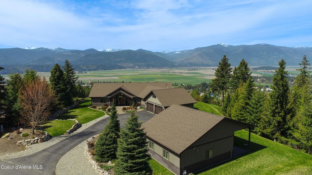Photo of 237 Scenic Dr, Bonners Ferry, ID 83805 (MLS # 26-3910)