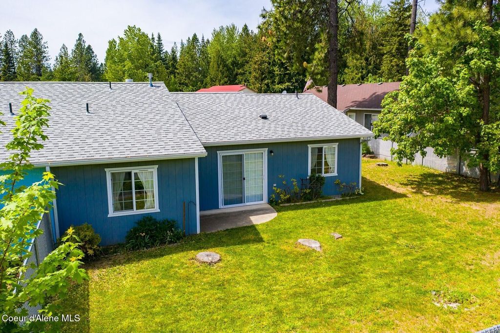 Photo of 816 Shidaw Ct, Sandpoint, ID 83864 (MLS # 26-5040)