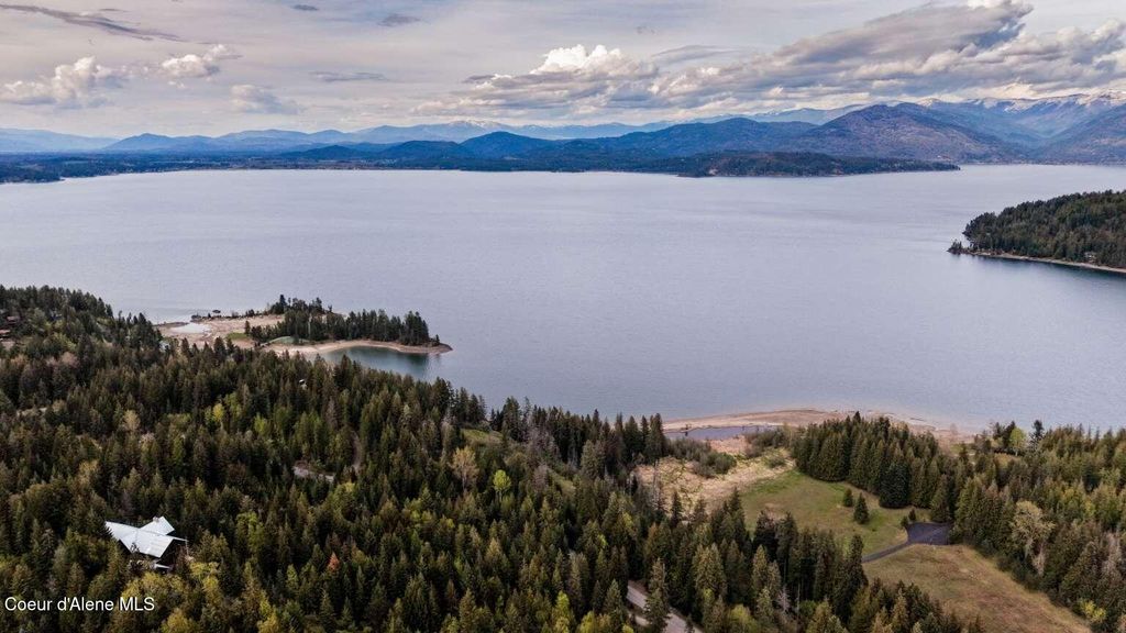 Photo of 89 Lynx Run Run, Sagle, ID 83860 (MLS # 26-5544)