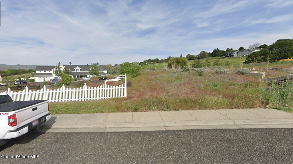 Photo of 0 VINEYARD, Lewiston, ID 83501 (MLS # 26-8275)