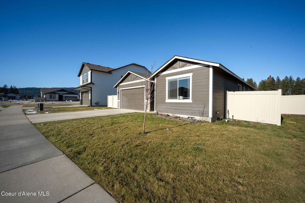 Photo of 5995 Dayton Ave, Rathdrum, ID 83858 (MLS # 26-835)