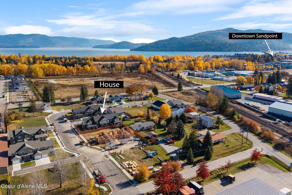 Photo of 1683, 1679 1675, 1671 Onyx Ct, Sandpoint, ID 83864 (MLS # 25-10849)