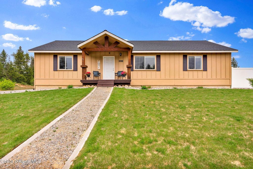 Photo of 32988 7th Ave, Spirit Lake, ID 83869 (MLS # 26-4658)