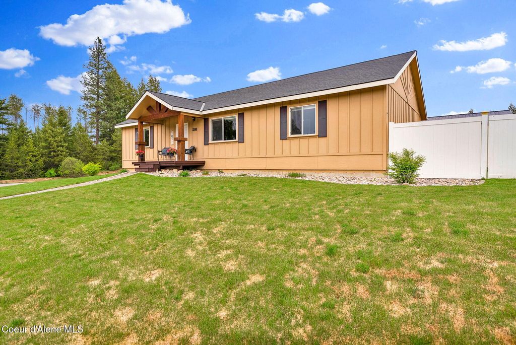 Photo of 32988 7th Ave, Spirit Lake, ID 83869 (MLS # 26-4658)