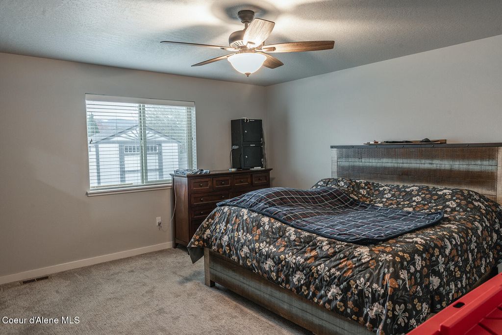 Photo of 1324 Yellowstone Ave, Post Falls, ID 83854 (MLS # 26-2512)