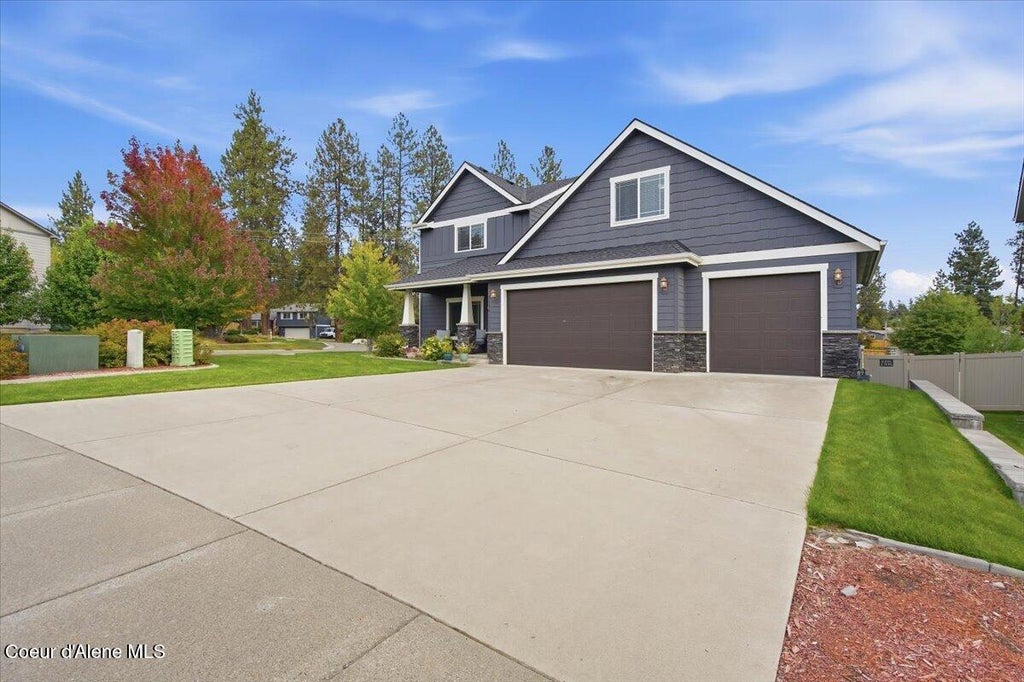 Photo of 3136 Belmont Rd, Coeur dAlene, ID 83815 (MLS # 26-9712)