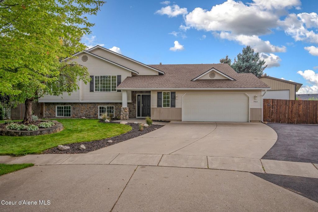 Photo of 965 SUGAR MAPLE Trl, Post Falls, ID 83854 (MLS # 25-9982)