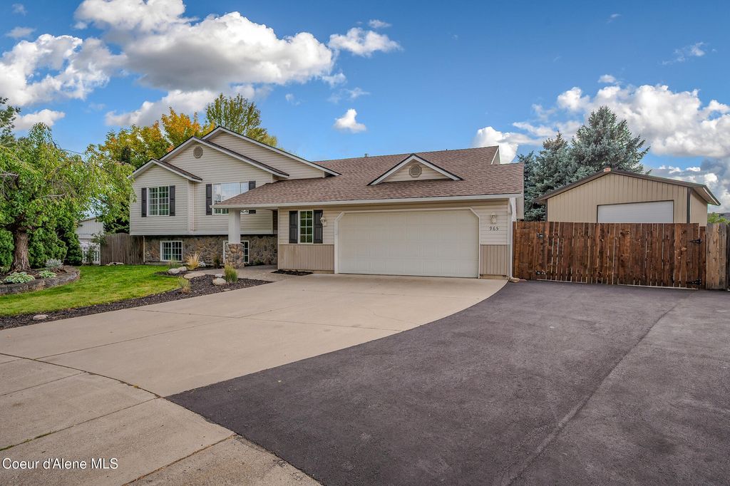 Photo of 965 SUGAR MAPLE Trl, Post Falls, ID 83854 (MLS # 25-9982)