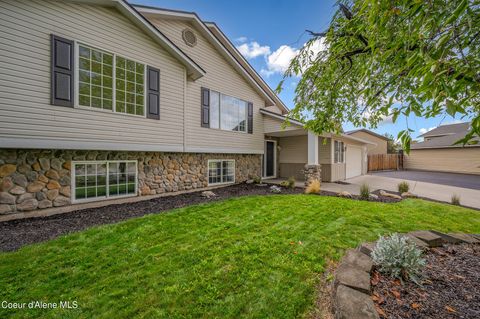 Photo of 965 SUGAR MAPLE Trl, Post Falls, ID 83854 (MLS # 25-9982)