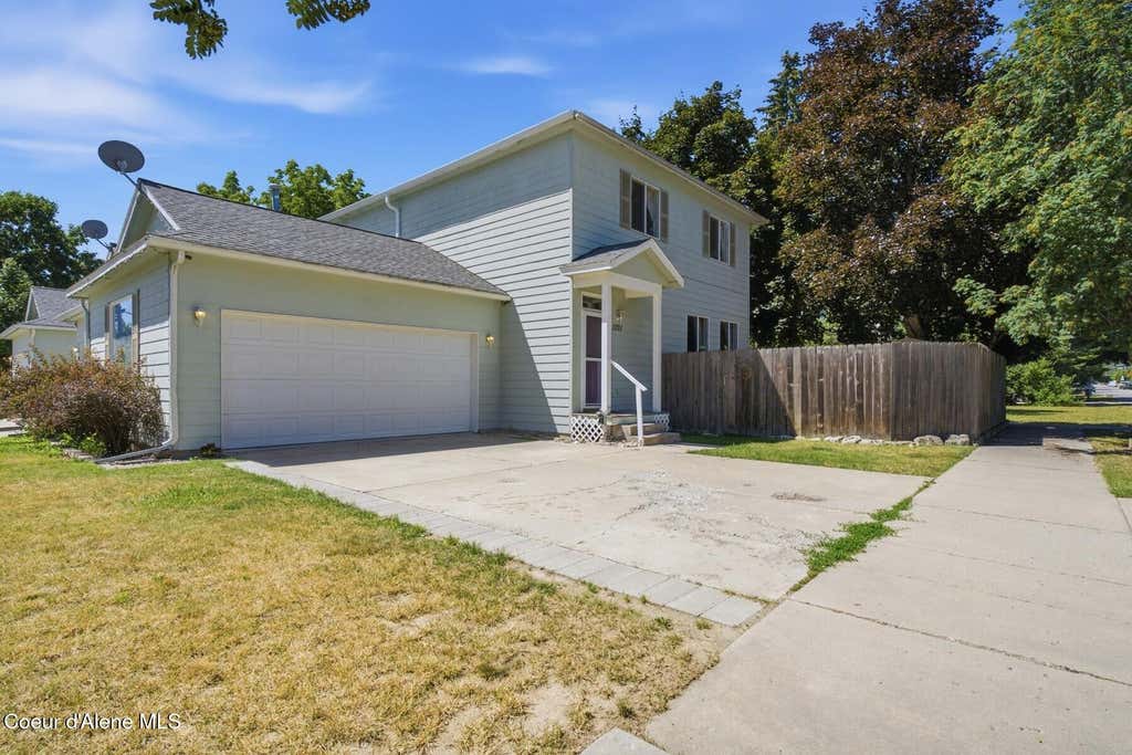 Photo of 1201 Spruce St, Sandpoint, ID 83864 (MLS # 26-8728)
