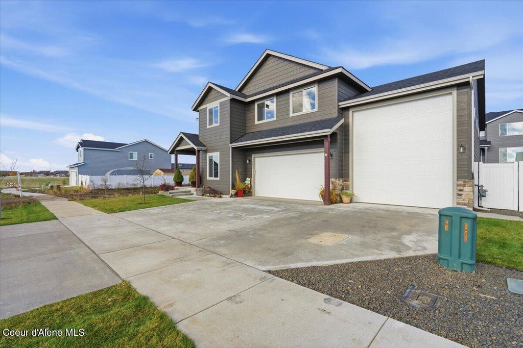 Photo of 2651 Cinder Ave, Post Falls, ID 83854 (MLS # 26-933)