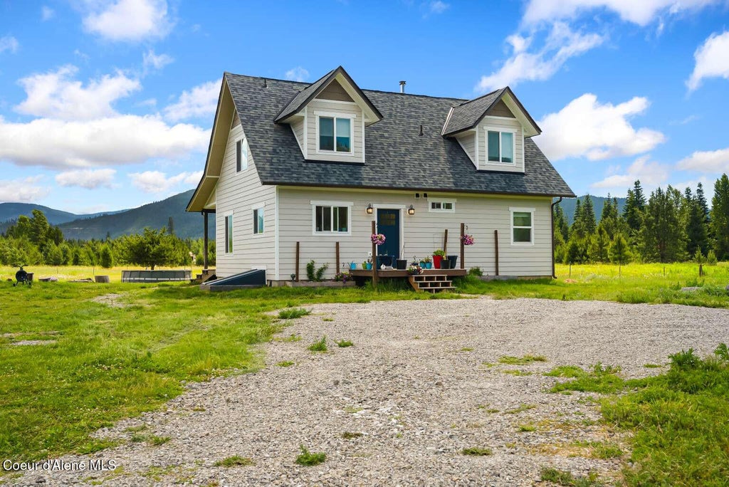 Photo of 2301 Mc Arthur Lake Lake, Naples, ID 83847 (MLS # 26-6340)