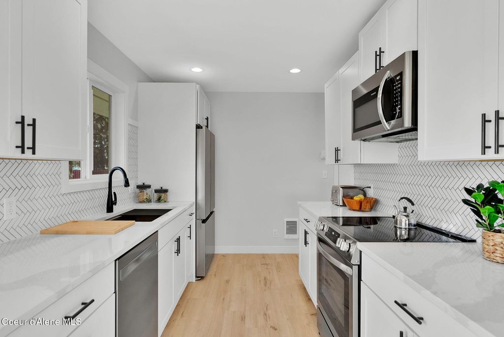 Photo of 1810 Honeysuckle Ave. Ave, Hayden, ID 83835 (MLS # 26-16)