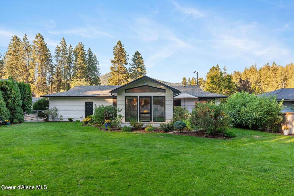 Photo of 3307 Pine Hill Hill, Coeur dAlene, ID 83815 (MLS # 26-6745)