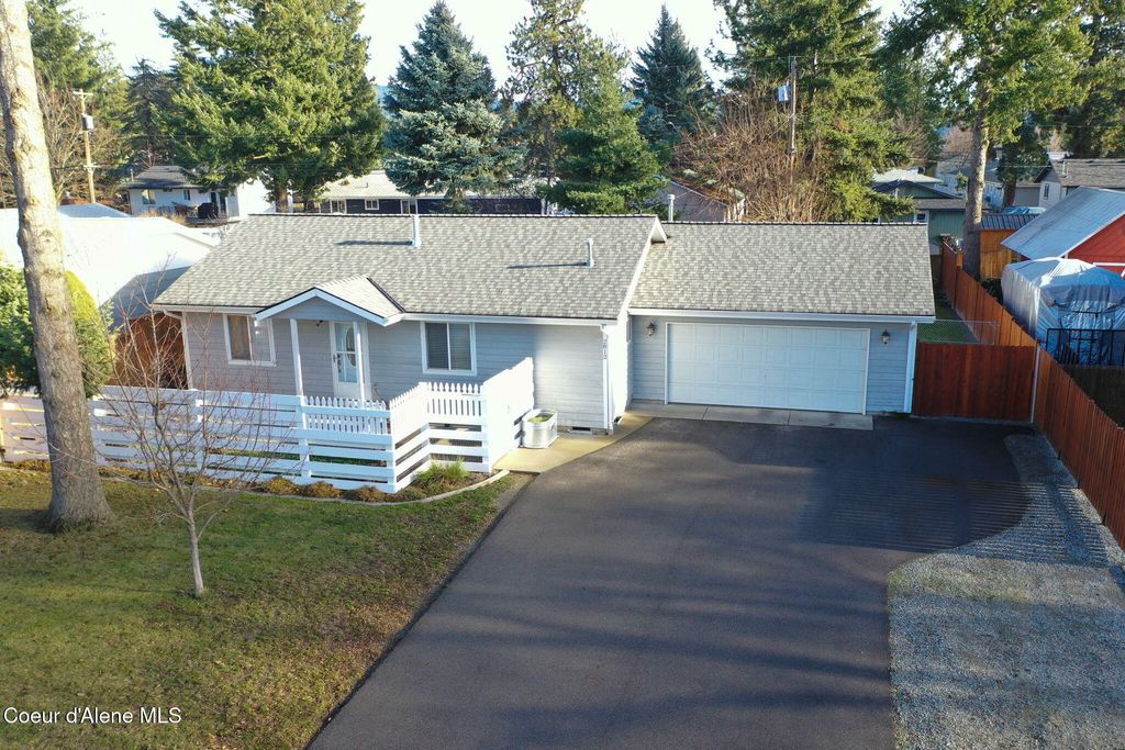 Photo of 2812 FRANCIS St, Coeur dAlene, ID 83814 (MLS # 25-11634)
