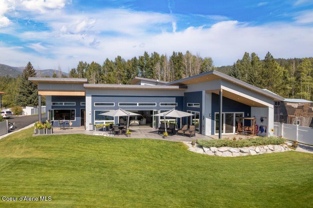Photo of 494 Snug Harbor Harbor, Sandpoint, ID 83864 (MLS # 25-9635)