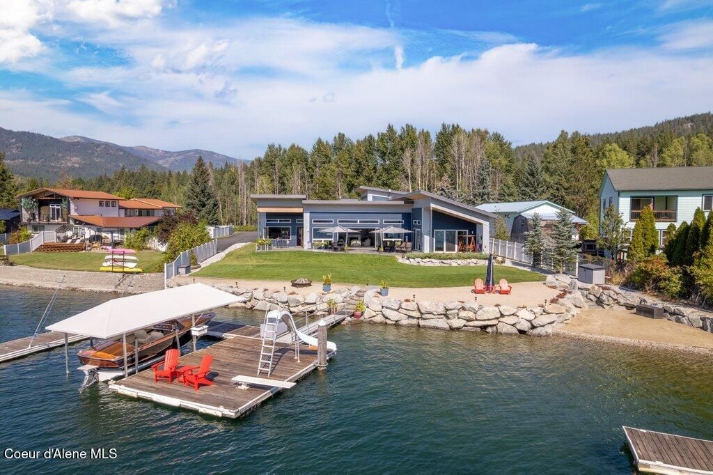 Photo of 494 Snug Harbor Harbor, Sandpoint, ID 83864 (MLS # 25-9635)