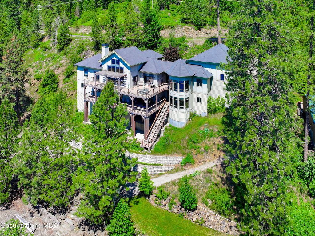 Photo of 412 Beachhouse Ln, Harrison, ID 83833 (MLS # 26-3094)