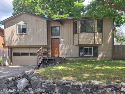 Homes For Sale - 9704 Hillview Dr<br/> Hayden, ID 83835