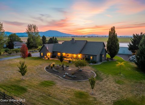 Photo of 2090 DIAMOND BAR Rd, Rathdrum, ID 83858 (MLS # 25-10274)