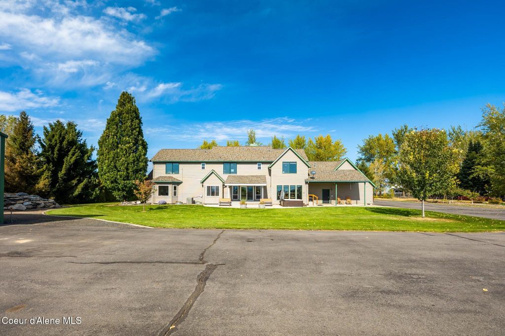 Photo of 2090 DIAMOND BAR Rd, Rathdrum, ID 83858 (MLS # 25-10274)
