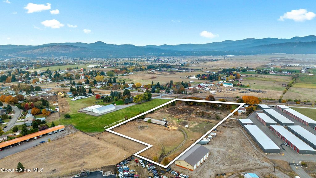Photo of 8960 ANTE Rd, Post Falls, ID 83854 (MLS # 25-10621)