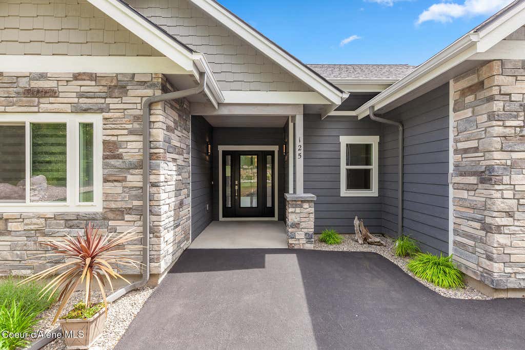 Photo of 125 Golfview Ln, Sandpoint, ID 83864 (MLS # 26-5871)