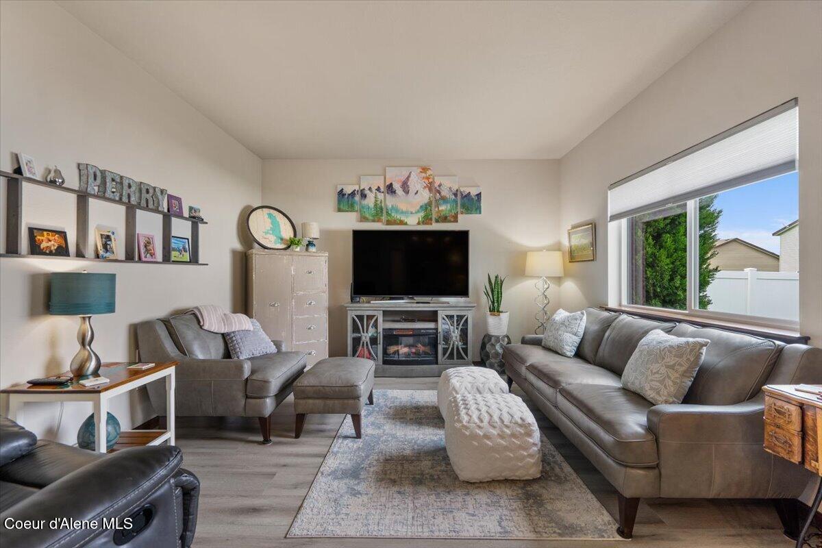 8279 N Wentworth St, Post Falls, Idaho image 9
