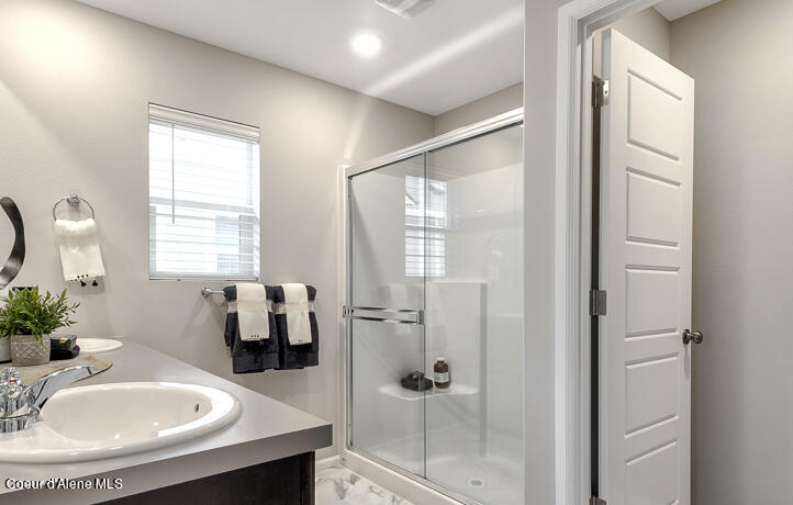 Hayden, Idaho 83835, United States, 3 Bedrooms Bedrooms, ,3 BathroomsBathrooms,Residential,Pending,53567