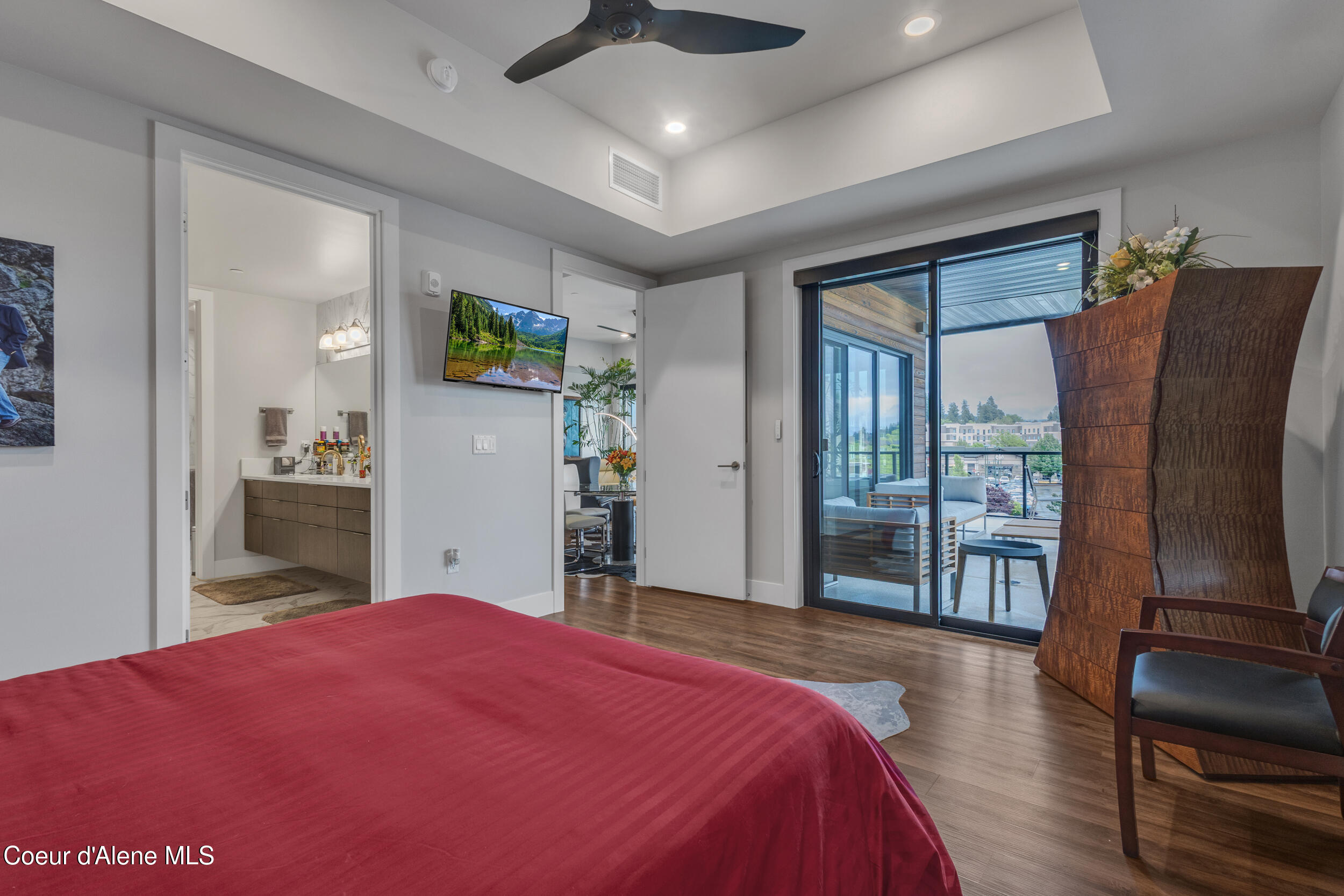 1579 Riverstone UNIT 304