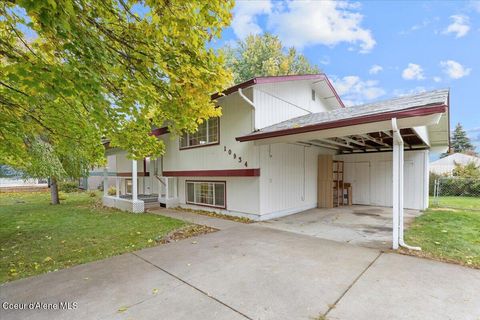 Photo of 10934 MAPLE St, Hayden, ID 83835 (MLS # 25-10753)