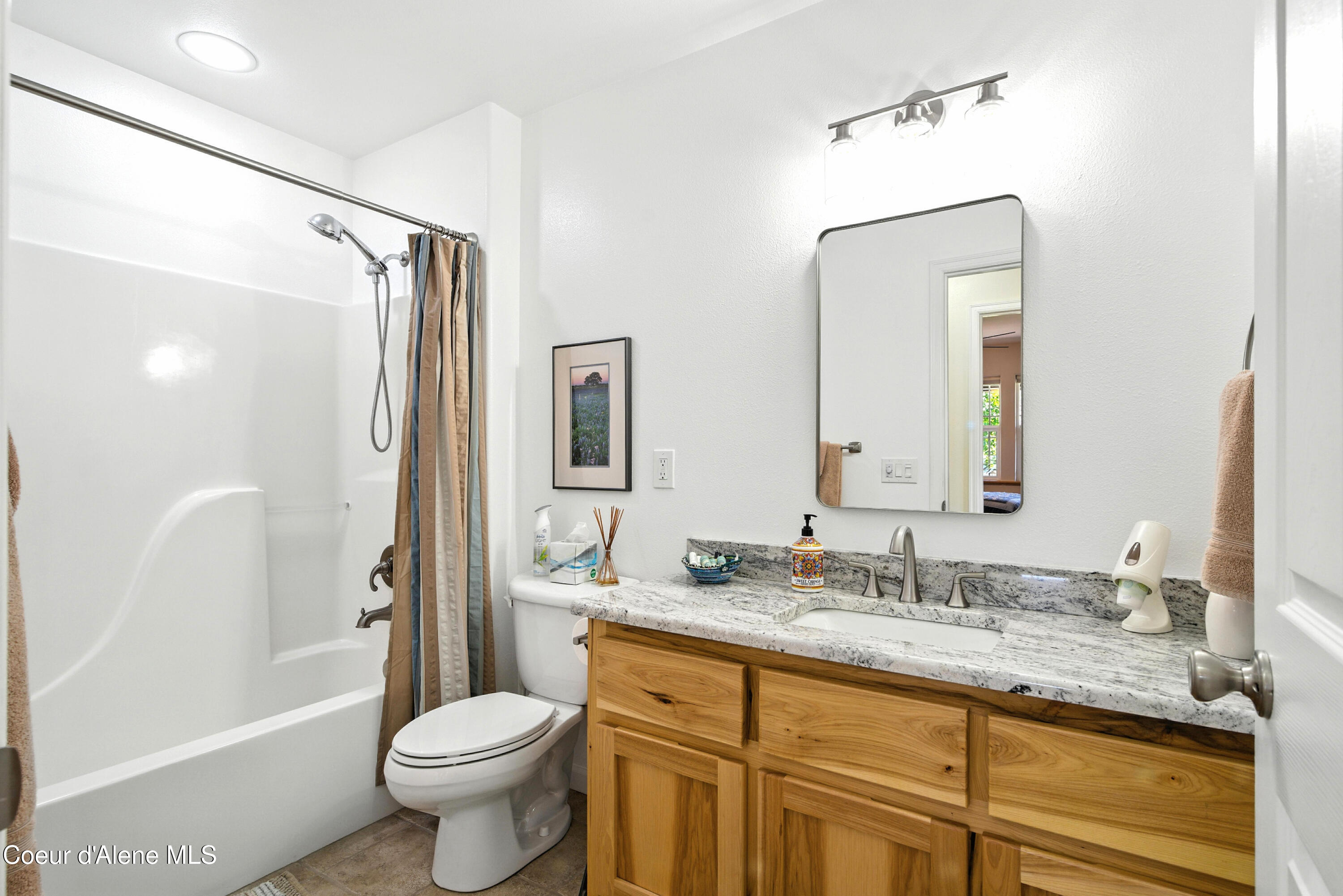 Sagle, Idaho 83860, United States, 4 Bedrooms Bedrooms, ,3 BathroomsBathrooms,Residential,Active,167150