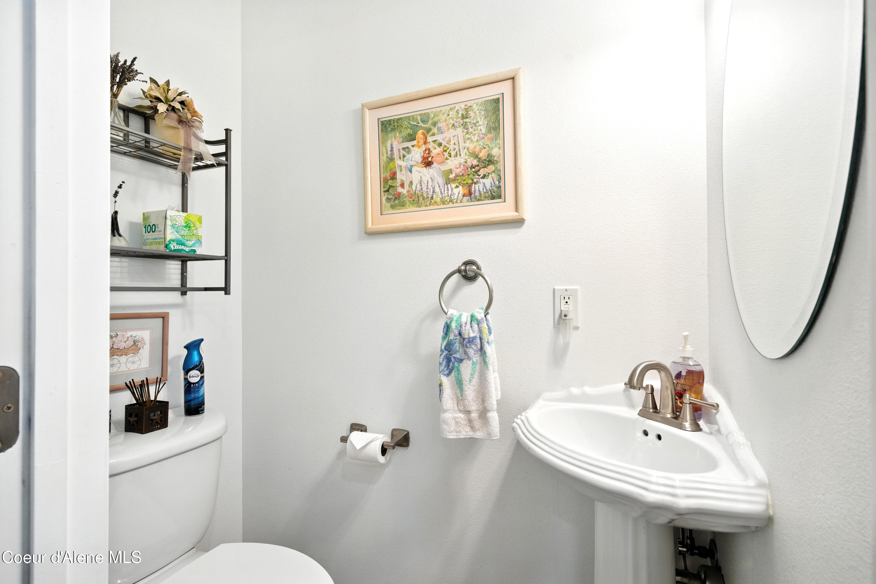 Sagle, Idaho 83860, United States, 4 Bedrooms Bedrooms, ,3 BathroomsBathrooms,Residential,Active,167150