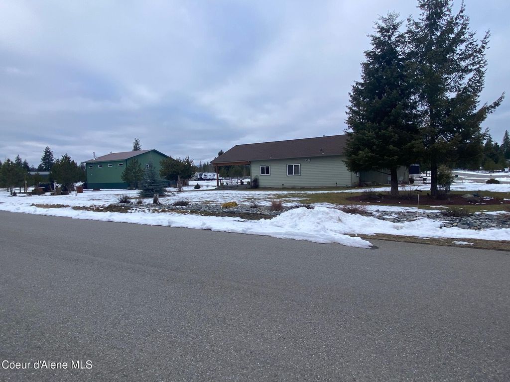 Photo of 32911 16th Ave, Spirit Lake, ID 83869 (MLS # 26-1104)