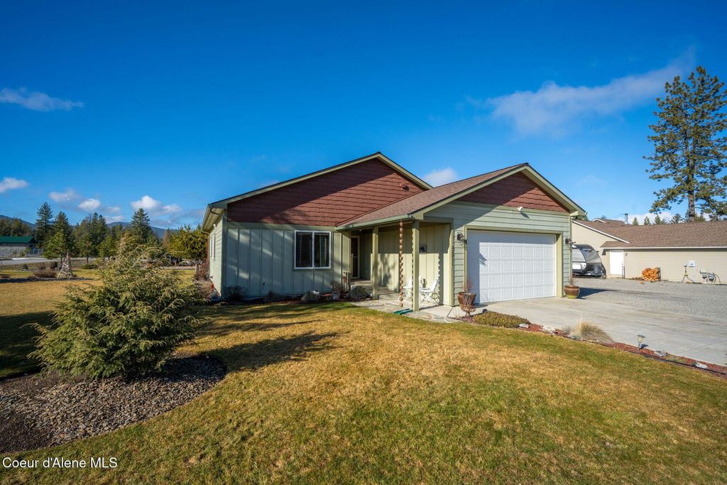 Photo of 32911 16th Ave, Spirit Lake, ID 83869 (MLS # 26-1104)