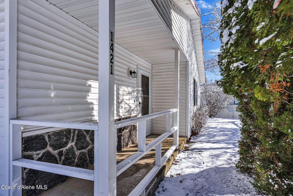 Photo of 1421/1423 E Randle Ave, Coeur dAlene, ID 83814 (MLS # 24-1964)