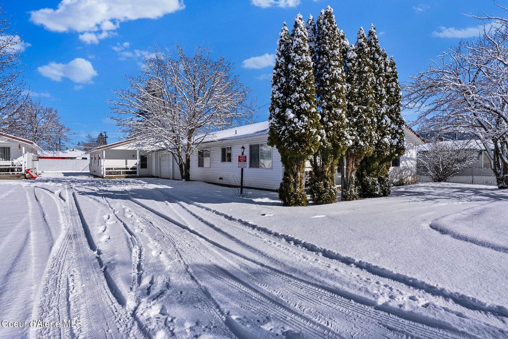 Photo of 1421/1423 E Randle Ave, Coeur dAlene, ID 83814 (MLS # 24-1964)