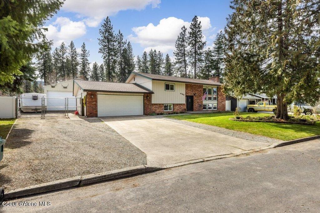 Photo of 4180 Evergreen Dr, Post Falls, ID 83854 (MLS # 26-2677)