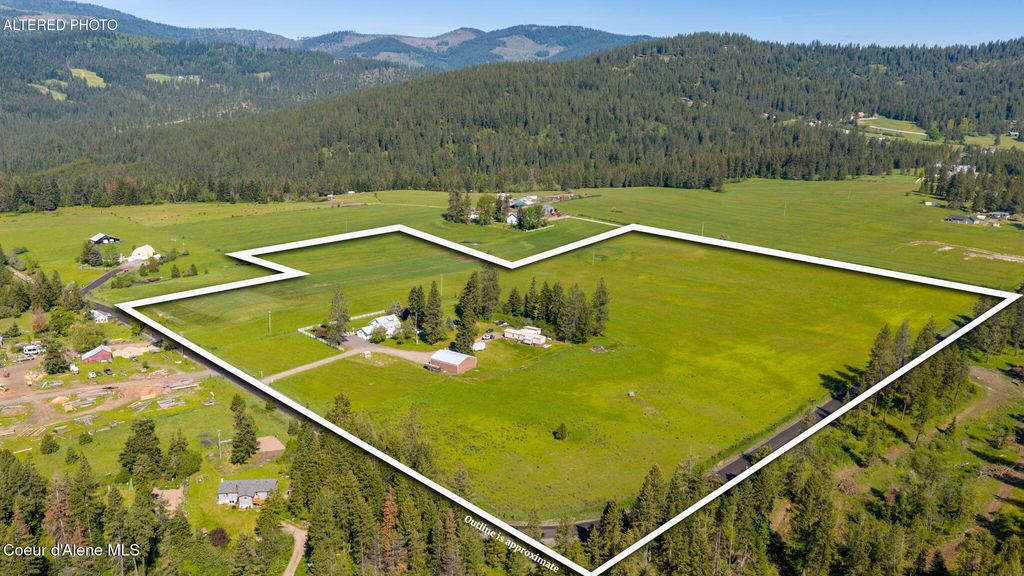 Photo of 8541 Carnie RD, Coeur dAlene, ID 83814 (MLS # 26-4864)